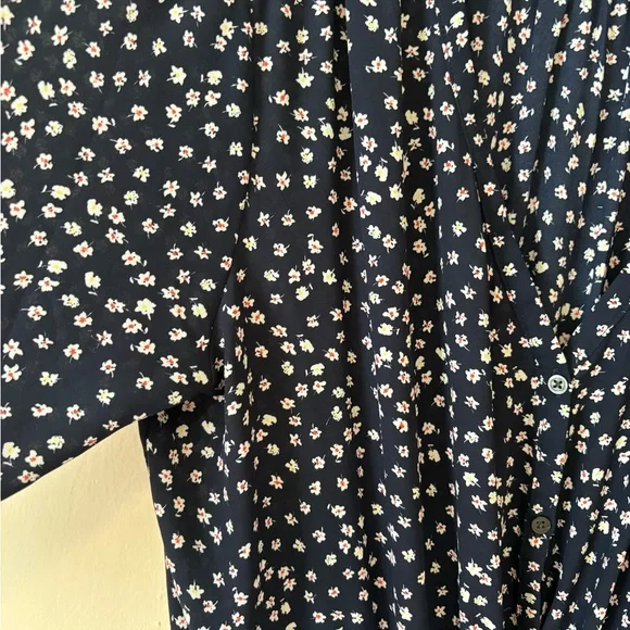 GAP Navy floral Dress. Drawstring dress with pockets. - Picture 5 of 6